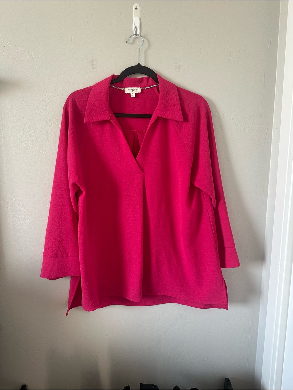 Umgee Fuchsia Collared V-Neck Tunic Top